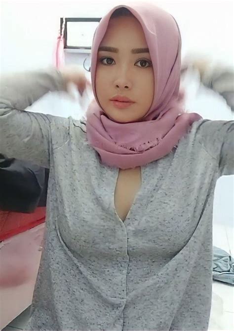 Bokep Indo Abg binor jilbab udah sagne pake terong Viral Full。